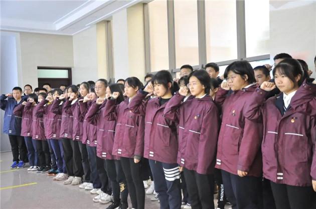文化杂谈|穿不进XS码礼服的王菊贾玲,拥有不被定义的美